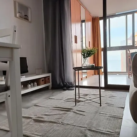 Apto Con Piscina Y Vistas Al Mar Apartment *