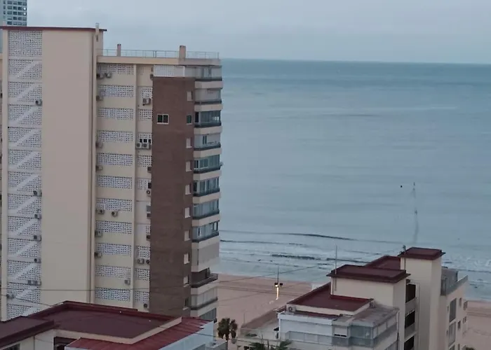 Apto Con Piscina Y Vistas Al Mar アパート ベニドルム