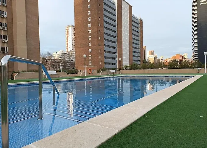 アパート Apto Con Piscina Y Vistas Al Mar ベニドルム